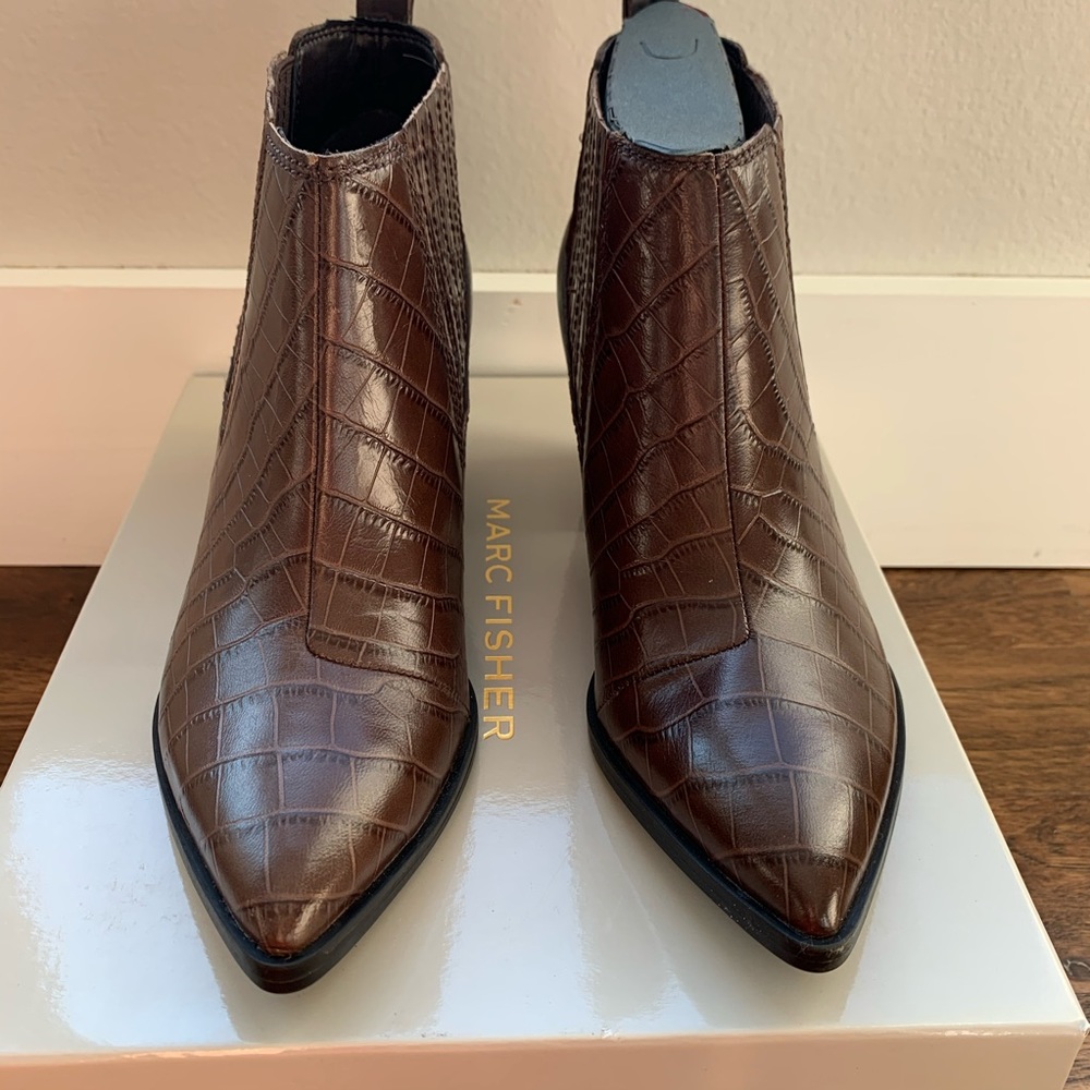 NWT Marc Fisher Chelsea Boot size 6.5